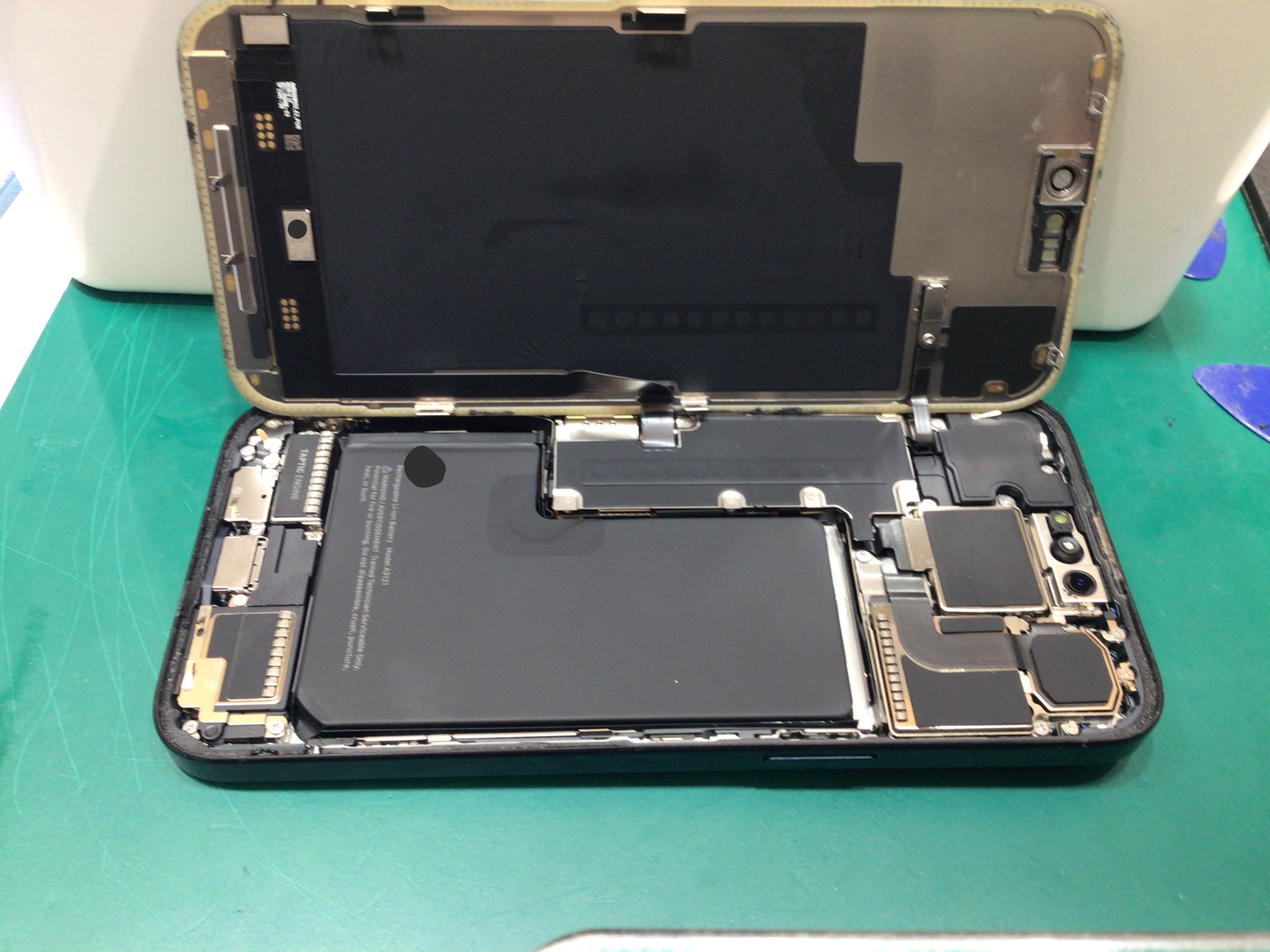 【イーアス高尾】iPhone15Proのバッテリー交換（データそのまま！）｜電池がすぐ減る症状を最短60分で改善